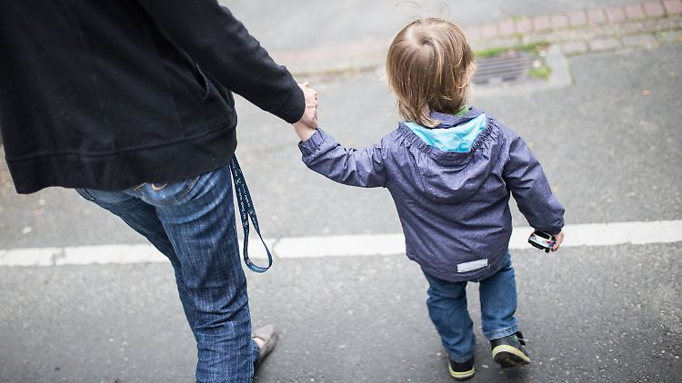 Der Kinderzuschlag soll die Lebenssituation von einkommensschwachen Familien verbessern.