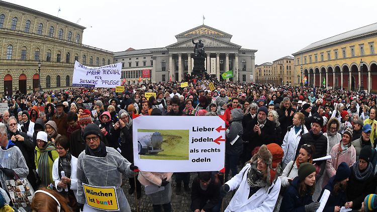 Die "öffentliche Chorprobe" auf dem Max-Joseph-Platz in München.