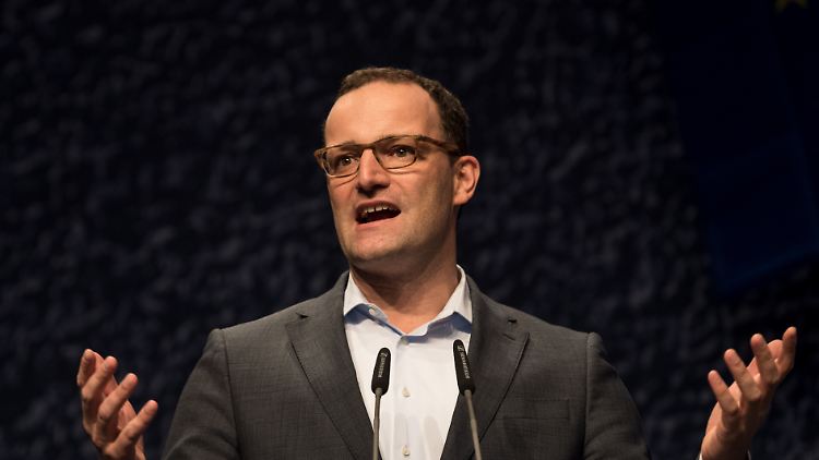 Paragraf 219a ist für Gesundheitsminister Spahn ein "mühsamer gesellschaftlicher Kompromiss" - der beibehalten werden solle.