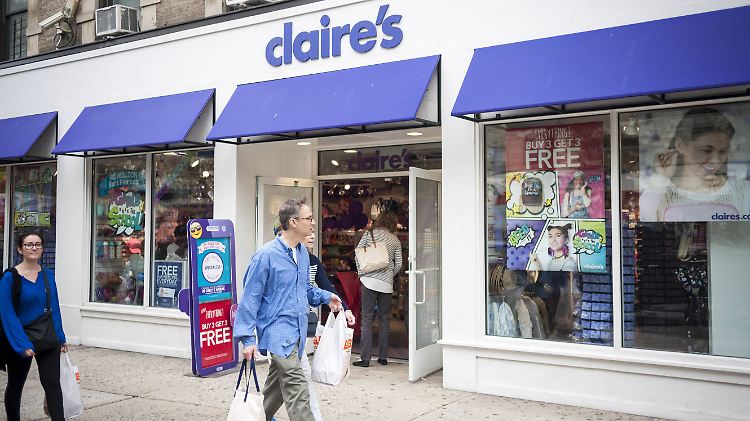 Die Modeschmuckkette Claire's hat in den USA Insolvenz beantragt.