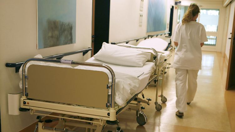 In Deutschland gibt es etwa 2000 Krankenhäuser.
