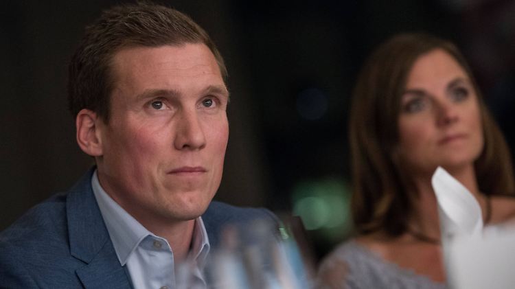 Der DFB zweifelt nicht an Hannes Wolf. Ganz anders sein Verein VfB Stuttgart.