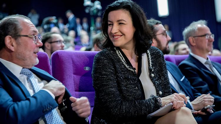 Im Rampenlicht: Dorothee Bär kümmert sich in der neuen Bundesregierung um das große Thema Digitalisierung.