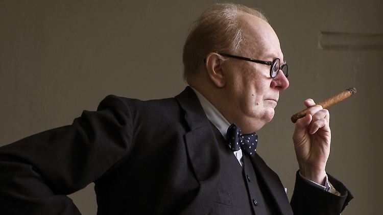 Kaum wiederzuerkennen: Anfang März bekam Gary Oldman den Oscar für seinen Winston Churchill in "Die dunkelste Stunde". 