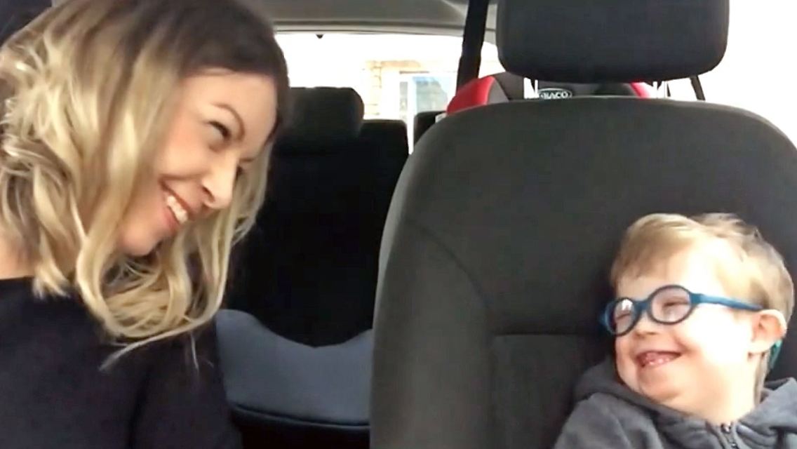 CarpoolKaraokeDownSyndrom.jpg