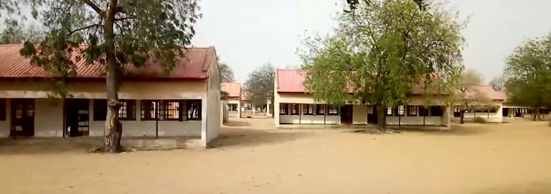 Aus dieser Schule im nigerianischen Dapchi wurden die 110 Schülerinnen Ende Februar verschleppt.