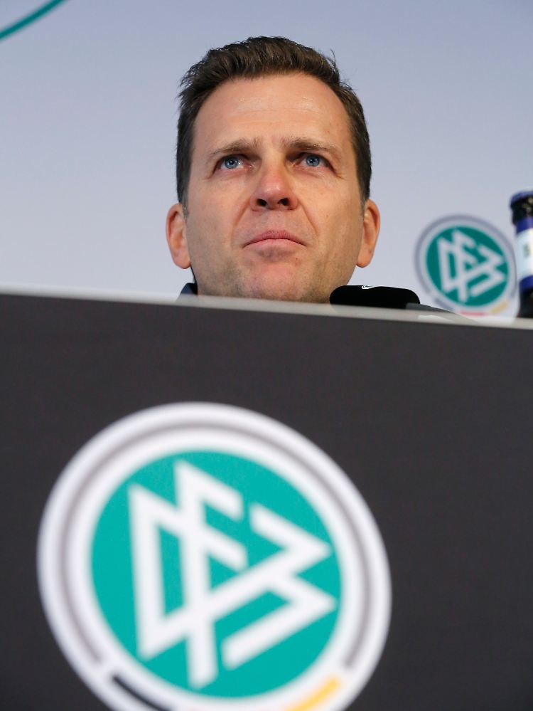 "Wir hoffen und wünschen es uns, dass er zu hundert Prozent belastbar ist, wenn wir nominieren": Oliver Bierhoff.