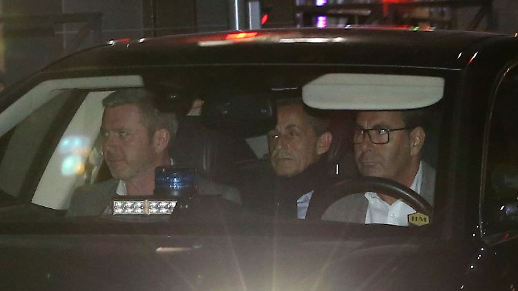 Ex-Staatspräsident Nicolas Sarkozy soll Wahlkampfgelder aus Libyen angenommen haben.