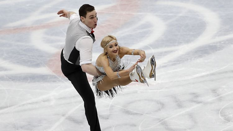 Das Eislauf-Traumpaar Massot/Savchenko liegt bei der WM in Führung.