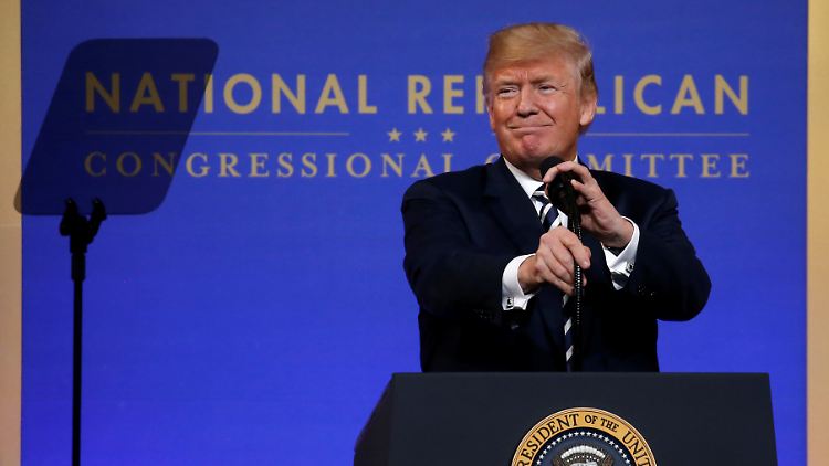 Warum Donald Trump die Bühne überlassen?
