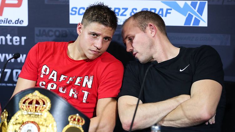 Der Weltmeister und sein Trainer: Tyron Zeuge (l.) und Jürgen Brähmer peilen gegen Isaac Ekpo die Titelverteidigung an.