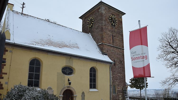 Da oben rechts hängt sie, von Blicken verborgen: die "Hitler-Glocke".