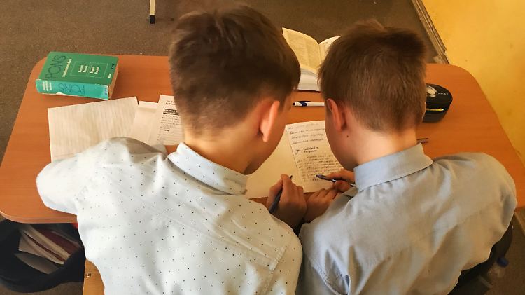 Russische Kinder lernen im WM-Jahr bei einem besonderen Projekt die deutsche Sprache.