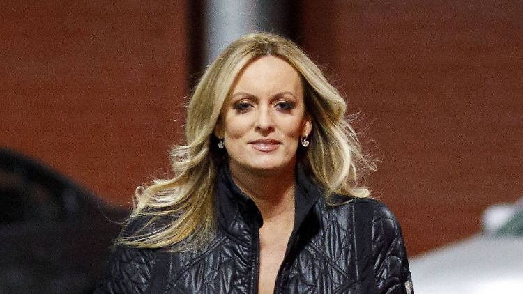 Packt aus: Stormy Daniels