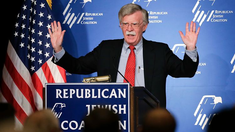 F´Der Falke John Bolton steht jetzt in den Diensten von Donald Trump.