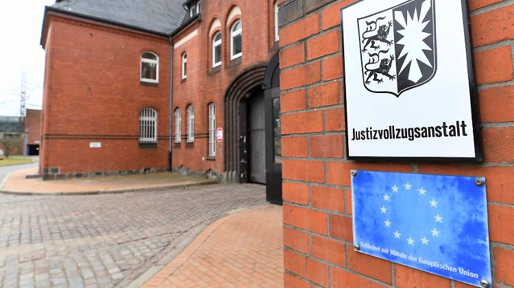 Puigdemont ist in der JVA Neumünster inhaftiert.