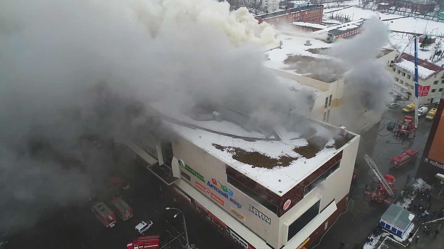Am Sonntag bricht in einem Einkaufszentrum der sibirischen Stadt Kemerowo ein Feuer aus. 