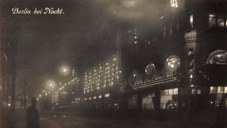 Berlin bei Nacht: Kaufhaus an der Leipziger Ecke Markgrafenstraße, 1931.