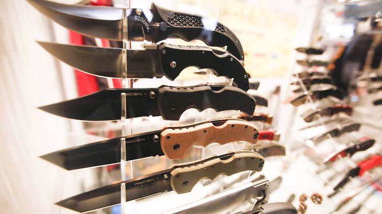 Im Unterschied zu Schusswaffen werden Messer als Tatwerkzeuge in den meisten Bundesländern nicht statistisch erfasst.