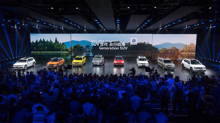 Volkswagen rollt in Peking seien SUV-Offensive aus.