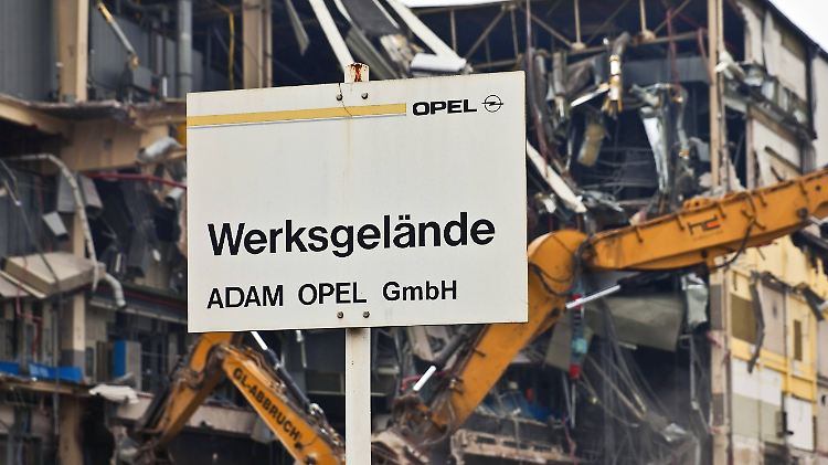 Das Opel-Werk in Bochum wurde bereits vollständig abgerissen. Für die noch bestehenden Standorte hatte es im Zuge des Verkaufs eine Garantie des alten und des neuen Besitzers gegeben. 