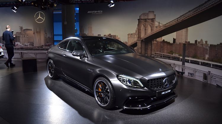 Mit dem Mercedes-AMG C 63 S Coupé haben die Stuttgarter die schärfste Form der C-Klasse in New York präsentiert.