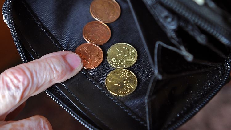 Viele Rentner sind arm, manche beantragen aus Unwissenheit oder Scham aber keine Grundsicherung.