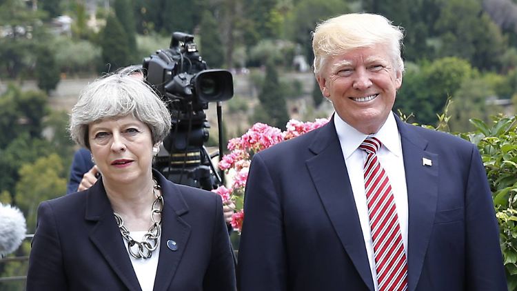 Theresa May begrüßte die Ausweisung von 60 russischen Geheimdienstleuten aus den USA.