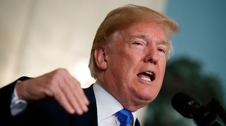 Ein Tweet wie ein Beil: Trump schießt wieder gegen Amazon.