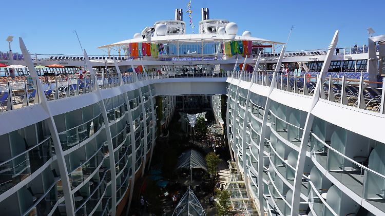 Die "Symphony of the Seas" ist ein Schiff der Superlative. Manchmal ist es nicht einfach, sich zu orientieren.