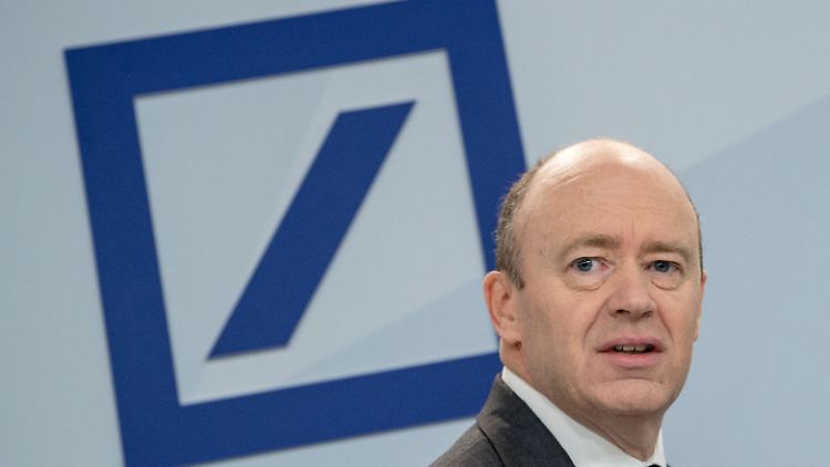 Cryan, der 2015 den Chefsessel übernommen hatte, hat eigentlich einen Vertrag bis Mai 2020.