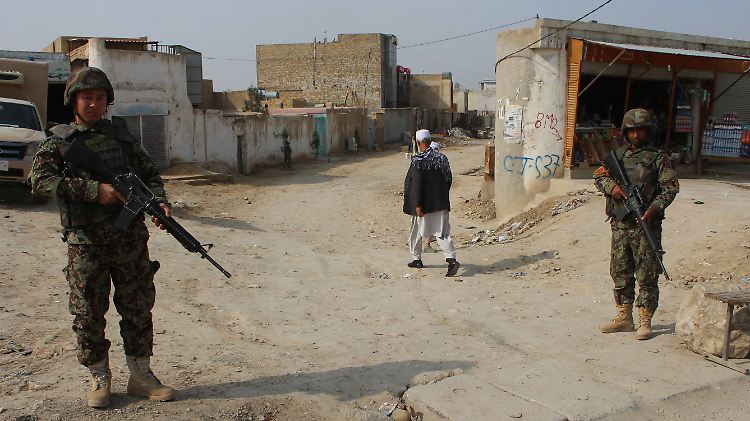 Im Norden Afghanistans wird die Armee immer wieder von den Taliban attackiert.