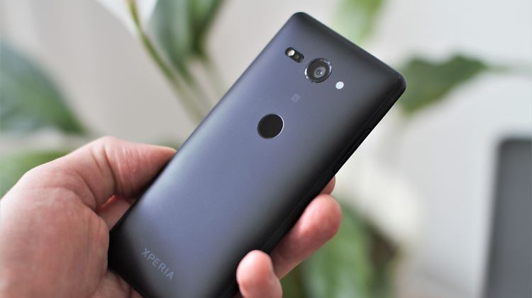 Das Sony Xperia XZ2 Compact ist auch was für kleine Hände. 