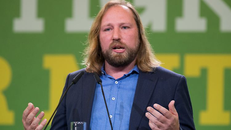 Die Grünen fordern laut Anton Hofreiter eine 3-2-1-0-Fleischkennzeichnung, ähnlich wie bei Eiern.
