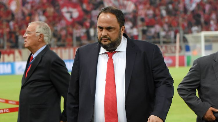 Marinakis ist stocksauer auf seine Profis von Olympiakos Piräus.
