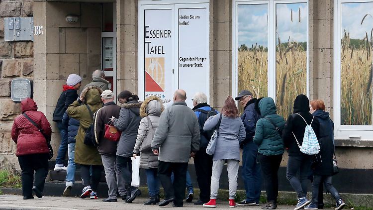 Künftig haben nicht mehr Bewerber mit einem bestimmten Pass Vorrang, sondern Alleinerziehende, Familien und Senioren. 