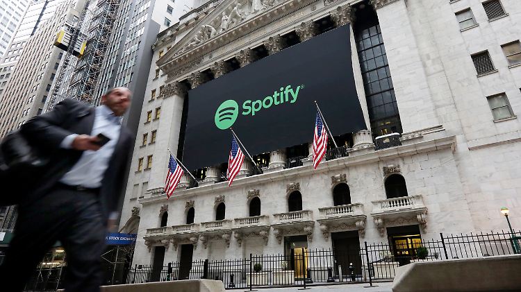 Der von der Nyse festgesetzte Referenzpreis für Spotify lag bei 132 Dollar je Aktie, womit das Unternehmen insgesamt mit 23 Milliarden Dollar bewertet wurde.