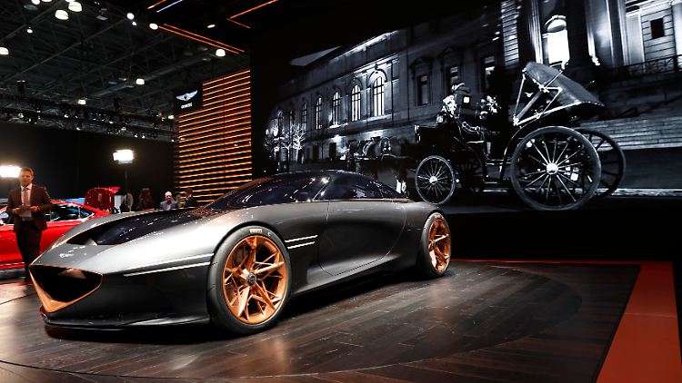 Mit dem Essentia Concept zeigt Genesis, wohin die Reise für die Premium-Marke von Hyundai gehen soll.
