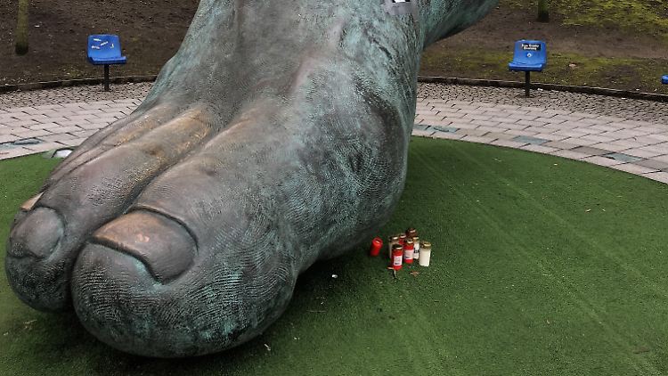 Der berühmte Seeler-Fuß - und die Grabkerzen.