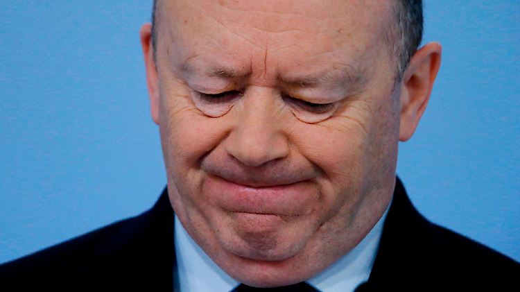 Schneller Wechsel: John Cryan geht, Christian Sewing übernimmt seinen Sessel bei der Deutschen Bank.