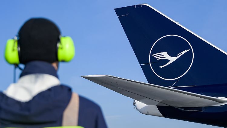 Ohne Flughafenpersonal hebt kein Lufthansaflieger ab.