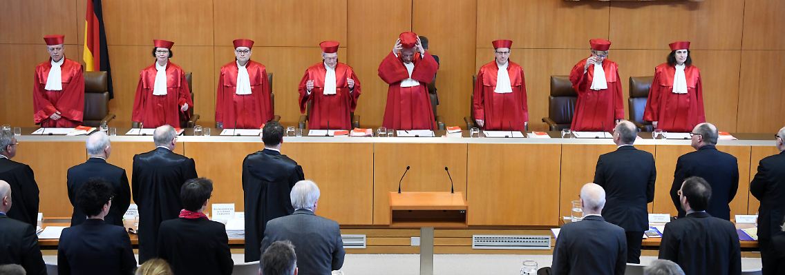 Die Einheitswerte für Grundstücke und Häuser im Westen bestehen bereits seit 1964 - und wurden seitdem nicht mehr angepasst. In den neuen Ländern gelten die Einheitswerte sogar seit 1935.