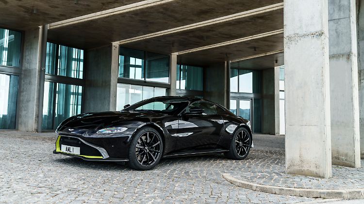 Angelehnt an den DB11 präsentiert Aston Martin den neuen Vantage.