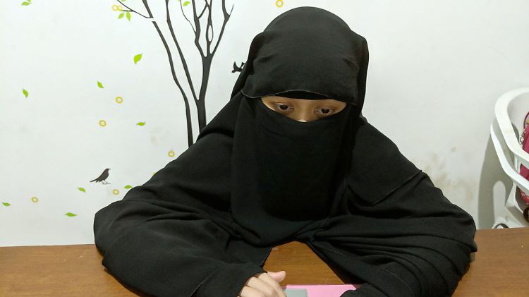 Juanita Vyatri entwickelt Apps für Smartphones. Verdächtige Blicke wegen ihrer Nikab erntet die 32-Jährige kaum noch.