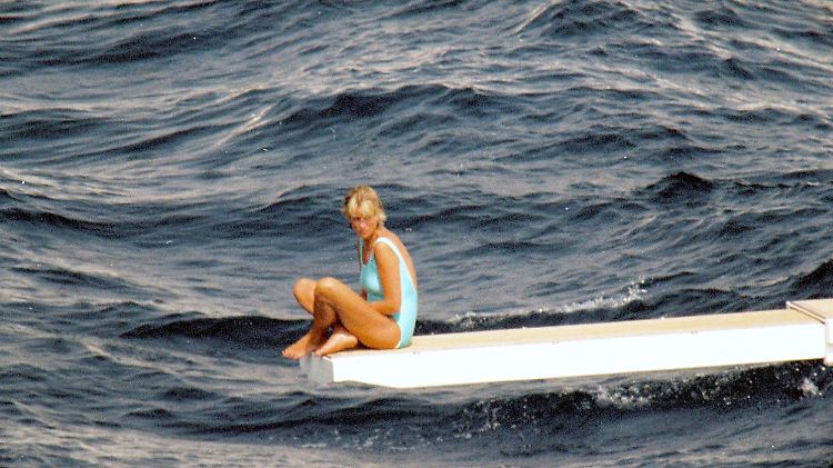 Diana, Prinzessin von Wales, am 25. August 1997 in Portofino auf der Jacht ihres Freundes Dodi Al Fayed.