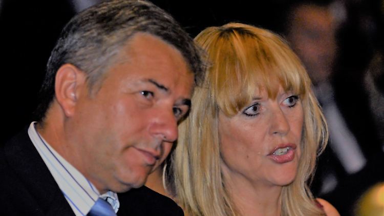 Patricia Riekel mit dem ehemaligen Regierenden Bürgermeister von Berlin, Klaus Wowereit.