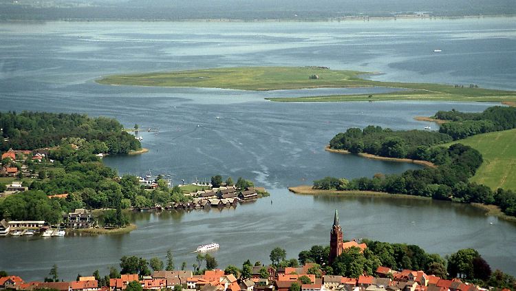 Das Westufer der Müritz bei Röbel.