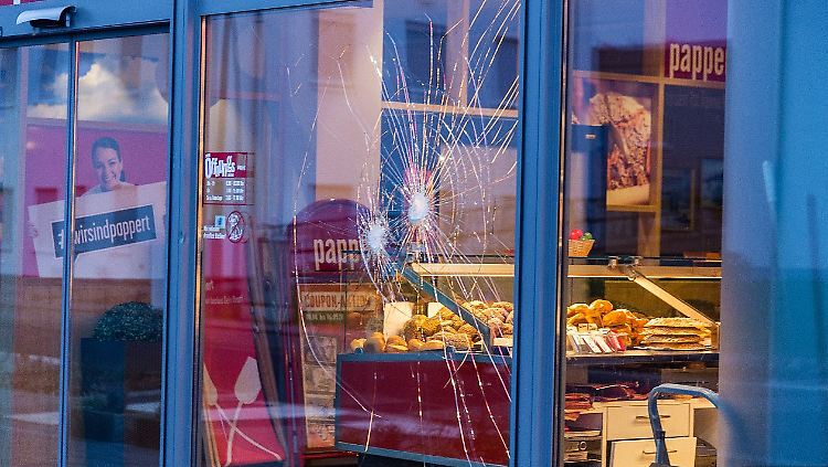 Die Bäckereifiliale in Fulda wurde bei dem Vorfall beschädigt.