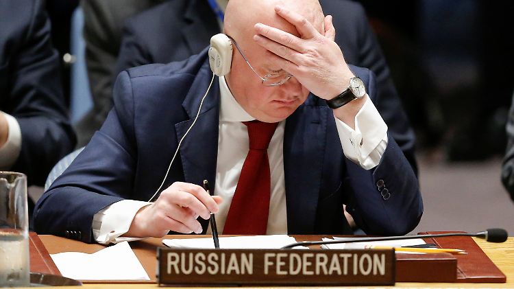 Russlands UN-Botschafter Wassili Nebensja während der Dringlichkeitssitzung.