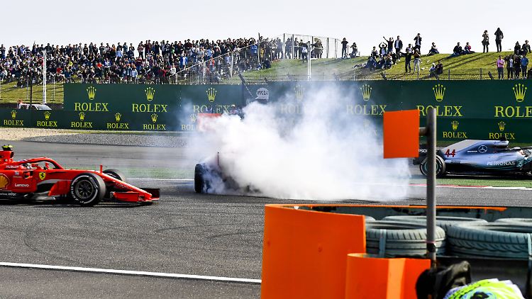 Der Crash durch ein riskantes Manöver von Max Verstappen kostete Ferrari-Star Sebastian Vettel wertvolle Punkte - und Verstappen einen Podiumsplatz.